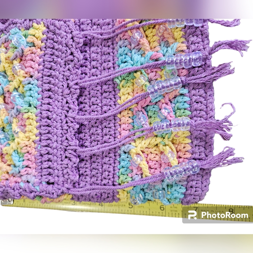 Hand and Heart Crocheted crossbody beaded bag, purple. - Picture 7 of 9